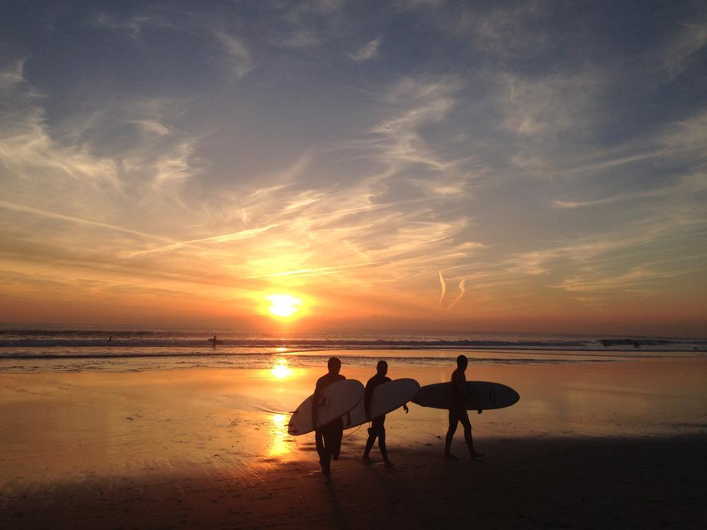 Carcavelos Surf House Exterior photo